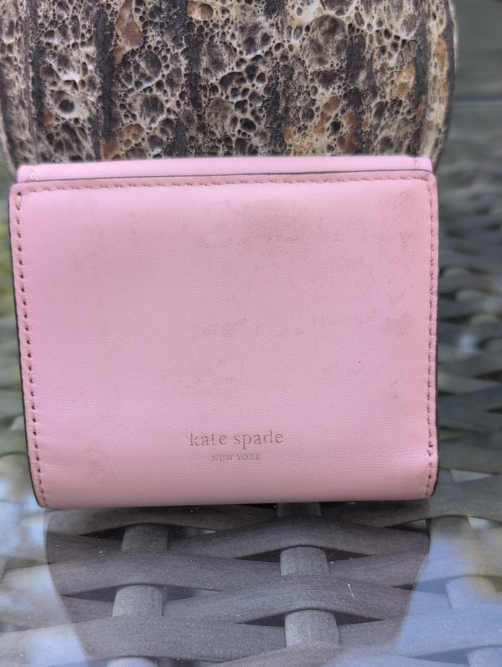 Kate Spade Light Pink Leather Compact Wallet with Gold Heart Clasp - Picture 2 of 11